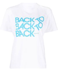 Sacai - T-Shirt mit Slogan-Print - Lyst