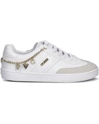 Guess - チャームディテール スニーカー - Lyst