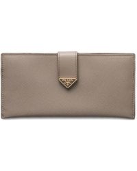 Prada - Grand Portefeuille En Cuir À Plaque Logo - Lyst