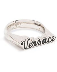 Versace - Anello con logo inciso - Lyst