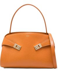 Ferragamo - Hug Shopper Met Gewelfde Gesp - Lyst