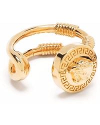 Versace - ゴールド セーフティーピン リング - Lyst
