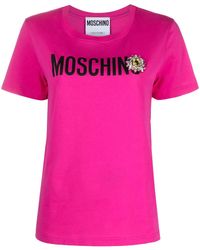 Moschino - Brooch-Detail Logo-Print T-Shirt - Lyst