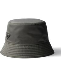 Prada - Sombrero de pescador con placa del logo - Lyst