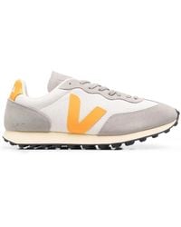 Veja - Logo-Patch Low-Top Sneakers - Lyst