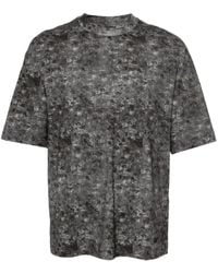 Emporio Armani - Besticktes T-Shirt mit abstraktem Print - Lyst