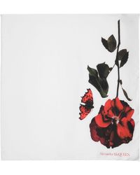 Alexander McQueen - Foulard Tudor Rose en soie - Lyst