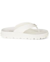 Prada - Flip-Flops Mit Logo-Schild - Lyst