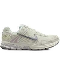 Nike - Zoom Vomero 5 Sneakers - Lyst