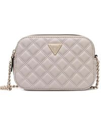 Guess - Gesteppte Tasche mit Ketteriemen - Lyst
