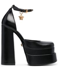 Versace - Zapatos de tacón con placa Medusa - Lyst