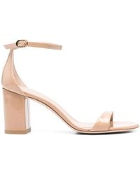 Stuart Weitzman - Nudist Block Sandalen Mit Lackleder-Finish Und Blockabsatz - Lyst