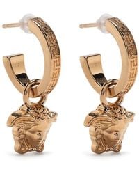 Versace - La Medusa Greca Druppel Oorbellen - Lyst
