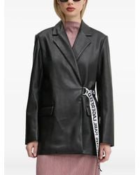 KARL LAGERFELD - Blazer con cinturón y logo - Lyst