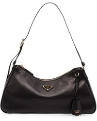 Prada - Bolso De Hombro De Piel De Becerro Con Placa Del Logo - Lyst