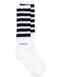 Gucci - Gestreifte Socken mit Logo-Intarsie - Lyst
