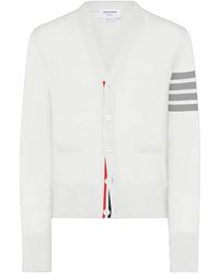 Thom Browne - Cardigan En Laine Mérinos À 4 Bandes Signature Et Col V - Lyst