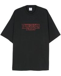 Vetements - T-Shirt Mit Gummiertem Logo - Lyst