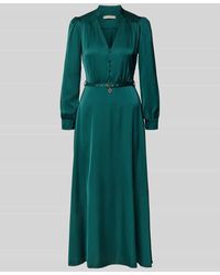 Rinascimento - Abendkleid aus Satin mit V-Ausschnitt und Gürtel - Lyst