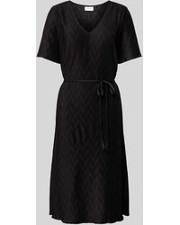 Vila - Knielanges Kleid mit V-Ausschnitt Modell 'PLISEA' - Lyst