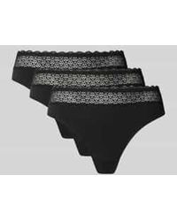 Triumph - String Met Kantgarnering - Lyst