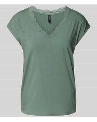 Vero Moda - Regular Fit Blusentop mit V-Ausschnitt Modell 'BELLA' - Lyst