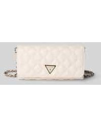 Guess - Clutch Met Doorgestikte Naden En Labelapplicatie - Lyst
