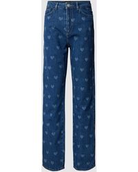 Pieces - Straight Fit Jeans mit Allover-Motiv-Print Modell 'FIMMA' - Lyst