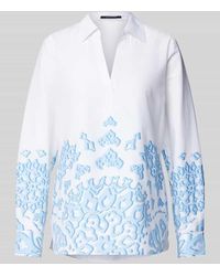Comma, - Relaxed Fit Bluse mit V-Ausschnitt - Lyst