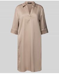 Comma, - Knielanges Kleid mit V-Ausschnitt - Lyst