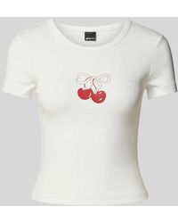 Gina Tricot - Slim Fit T-Shirt Mit Motiv-Print - Lyst