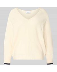 Comma, - Strickpullover aus Viskose-Mix mit V-Ausschnitt - Lyst