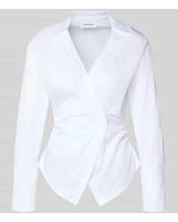 Comma, - Bluse mit Raffungen und V-Ausschnitt - Lyst