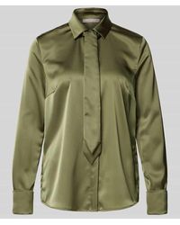 christian berg - Regular Fit Schluppenbluse aus Satin mit Umlegekragen - Lyst