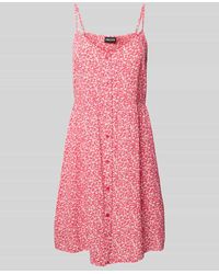 Pieces - Fließendes Freizeitkleid mit Allover-Muster Modell 'TALA' - Lyst