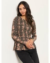 FatFace - Fatface Sara Linear Sketch Shirred Peplum Top - Lyst