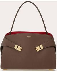 Ferragamo - Damen Zweifarbige Schultertasche Hug Soft (M) - Lyst