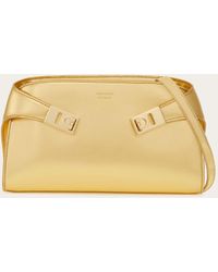 Ferragamo - Damen Metallic Hug Mini-Umhängetasche - Lyst