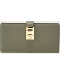 Ferragamo - Femmes Portefeuille Continental Hug Gris - Lyst