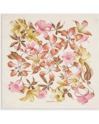 Ferragamo - Femmes Foulard En Soie Imprimé Hibiscus Blanc - Lyst
