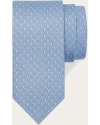 Ferragamo - Hommes Cravate En Soie Imprimé Équestre Bleu - Lyst