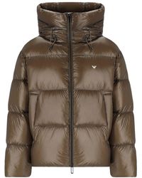 Emporio Armani - Abrigo acolchado con capucha y logo marrón - Lyst