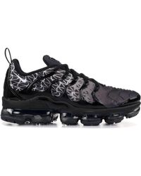 black vapormax plus sale