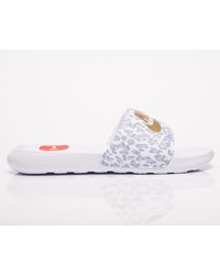 Nike Victori One Slides in Black | Lyst