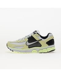 Nike - Sneakers Zoom Vomero 5 Barely Volt/ Mtlc Platinum-Pure Platinum Eur - Lyst