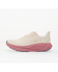 Hoka One One - Sneakers W Arahi 8 Alabaster/ Lingonberry Eur - Lyst