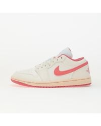 Nike - Sneakers Air 1 Low Wmns Sail/ Salt-Guava Ice Eur - Lyst