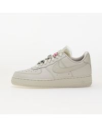 Nike - Sneakers W Air Force 1 Low Premium Light Bone/ Light Bone-Kelly Eur - Lyst