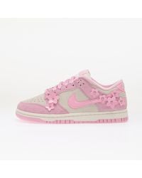 Nike - Baskets dunk low se "florette" pink rise/ pink rise-sail eur 44 - Lyst
