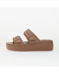 Crocs™ - Baskets brooklyn buckle low wedge eur 39-40 - Lyst